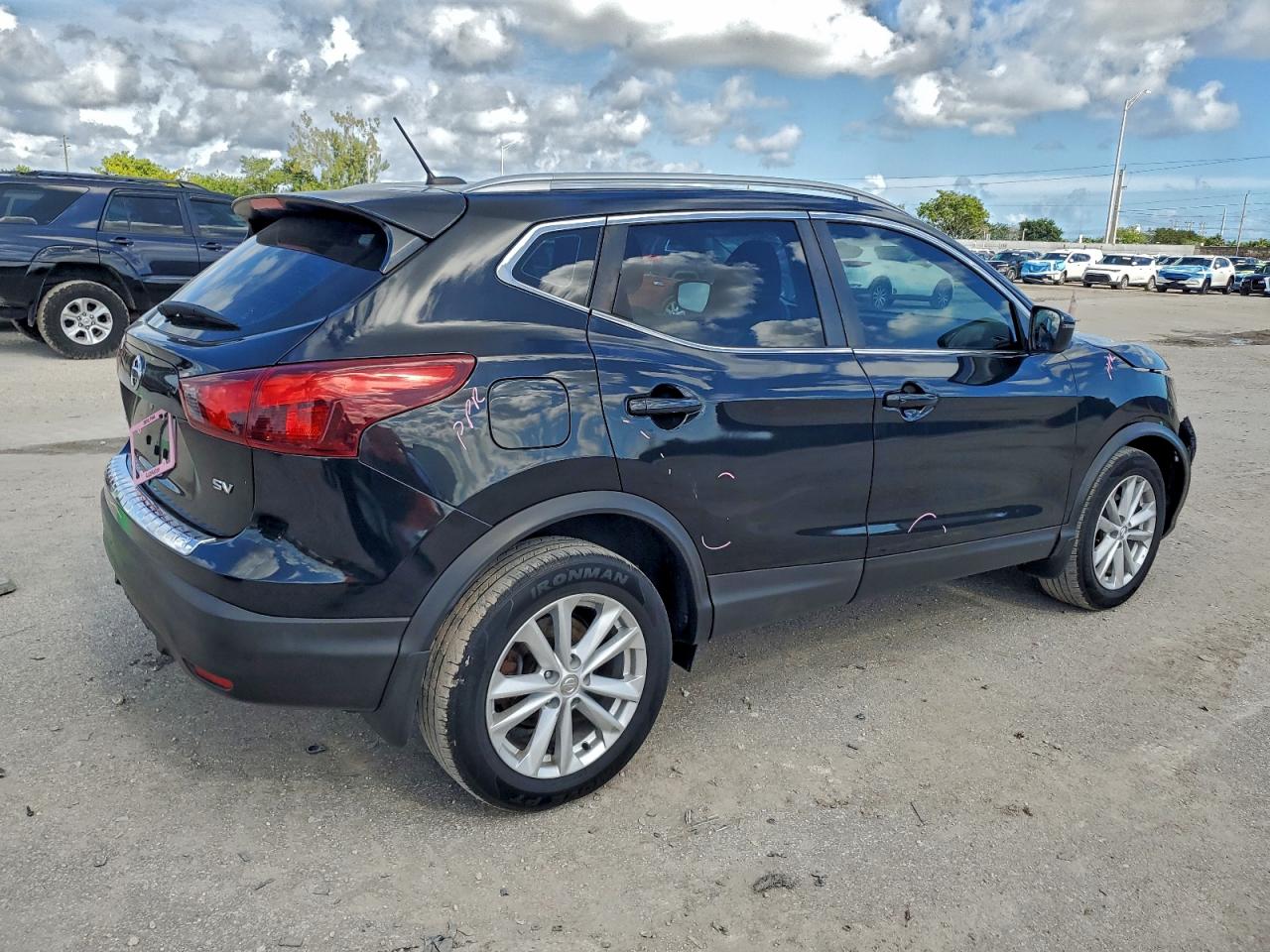 NISSAN ROGUE SPORT S