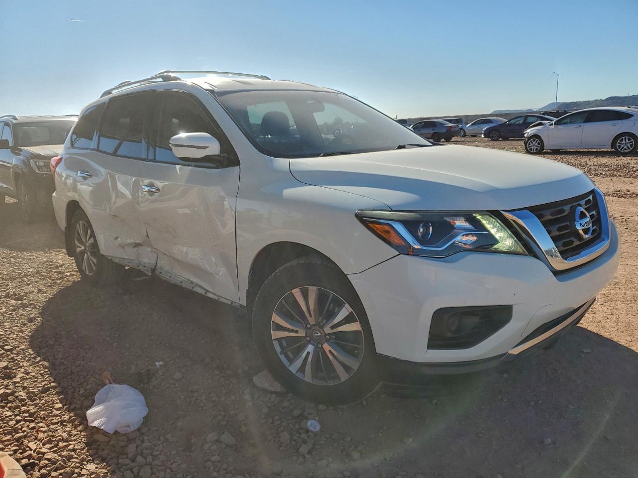 Lot #3316181920 2017 NISSAN PATHFINDER