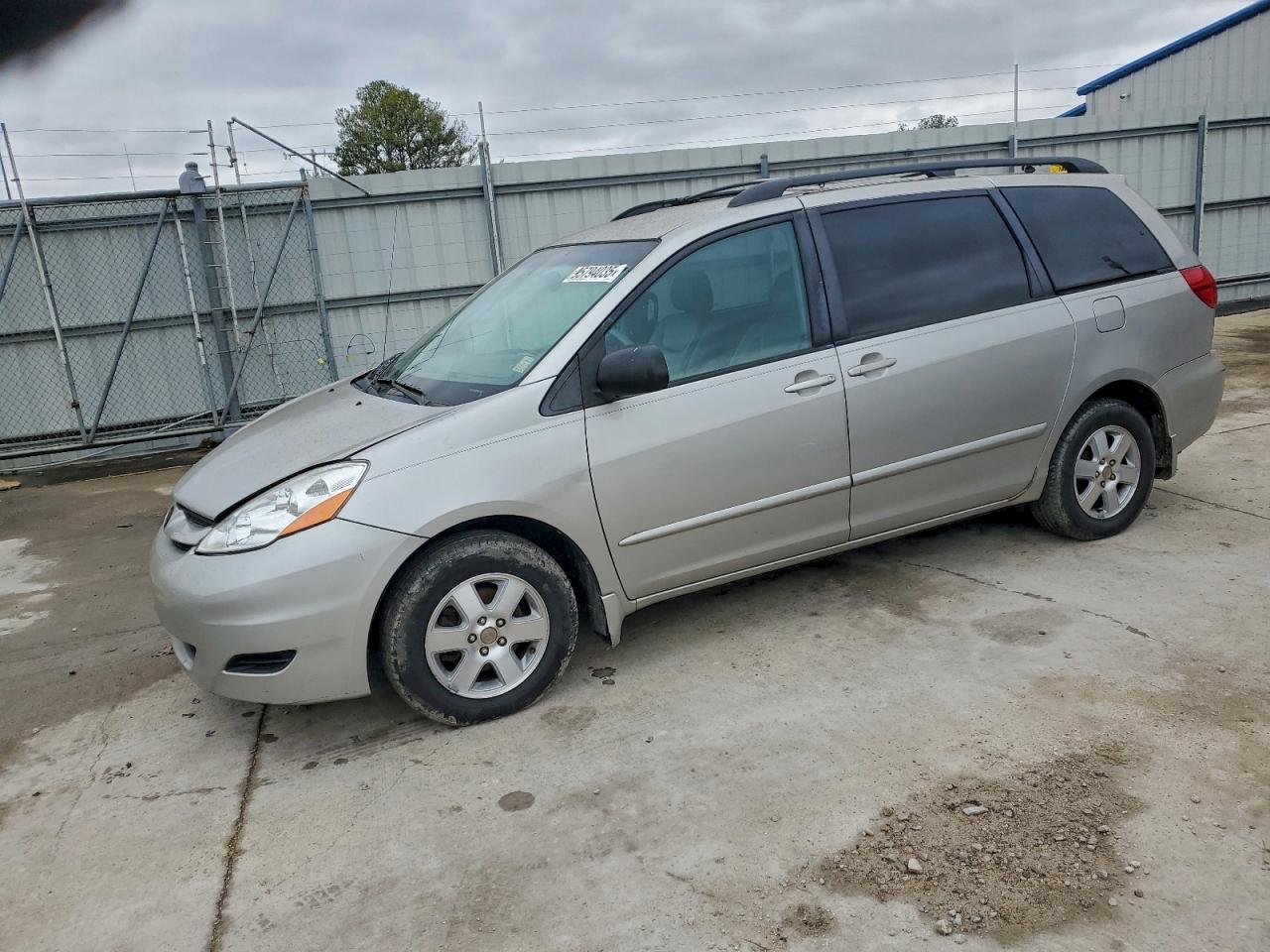 Lot #3316727405 2006 TOYOTA SIENNA