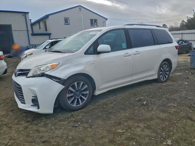 2019 TOYOTA SIENNA XLE #3308293164