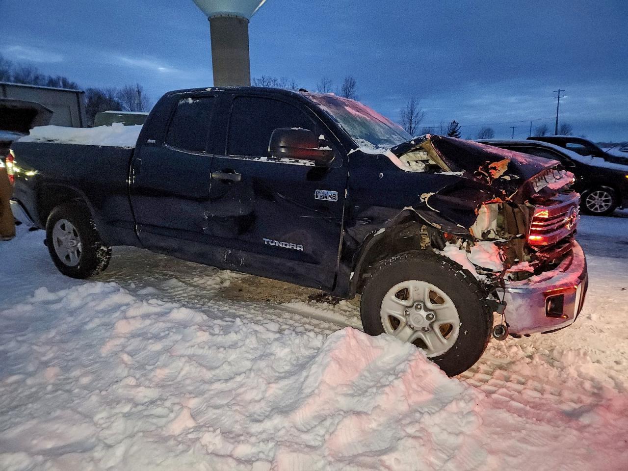 TOYOTA TUNDRA DOUBLE CAB SR