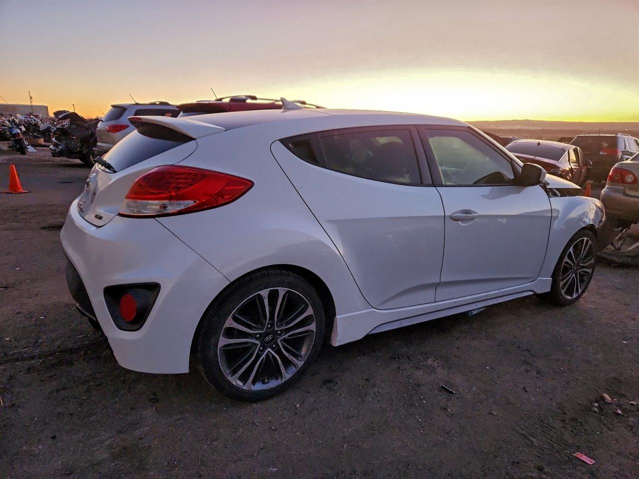 HYUNDAI VELOSTER TURBO