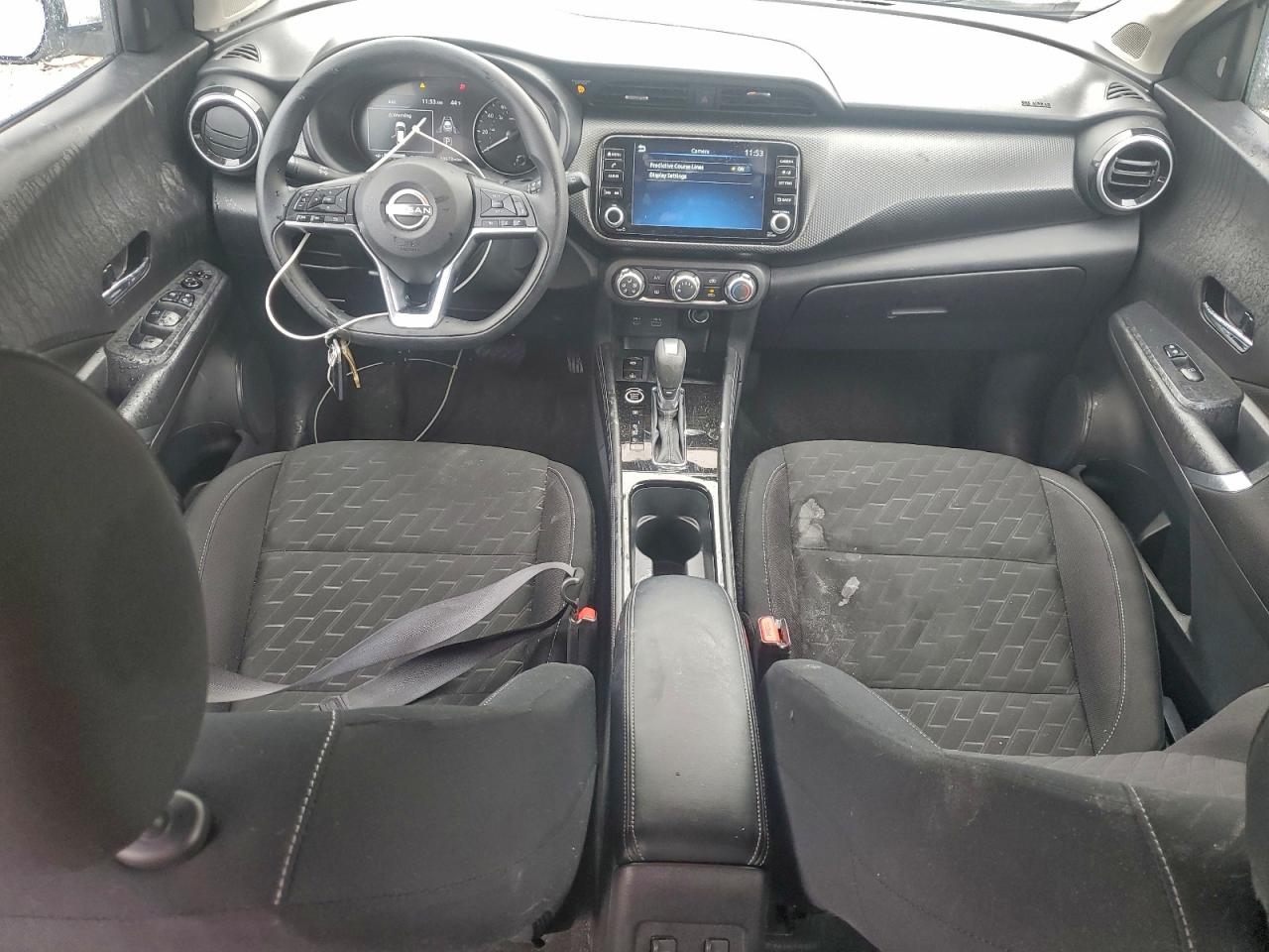 NISSAN KICKS SV