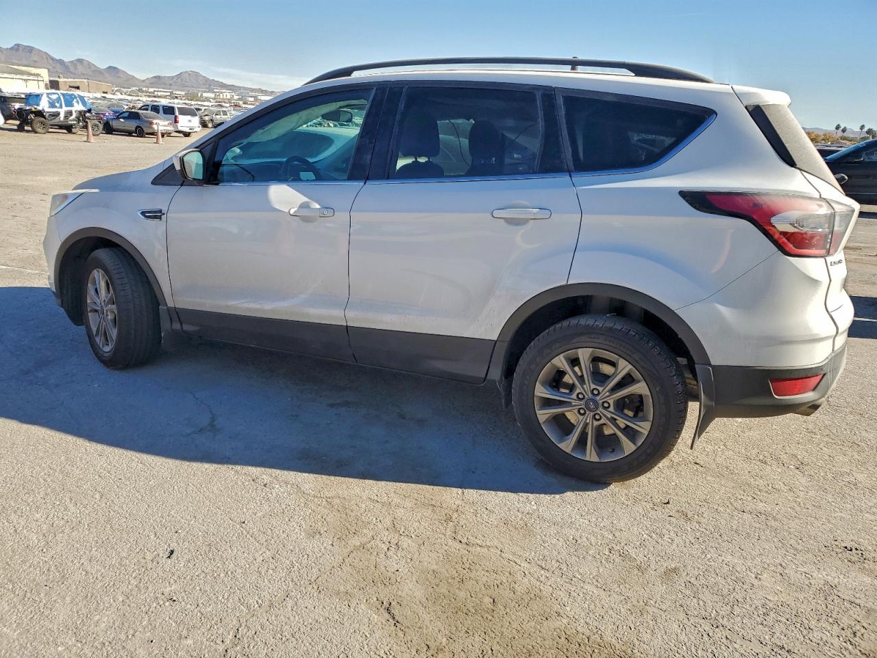 FORD ESCAPE SE