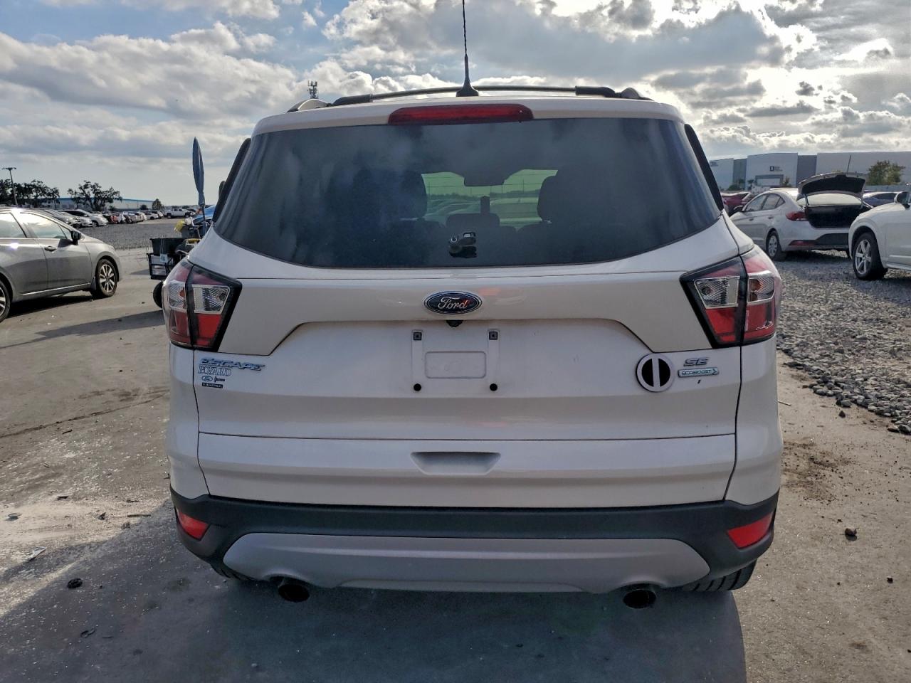 FORD ESCAPE SE