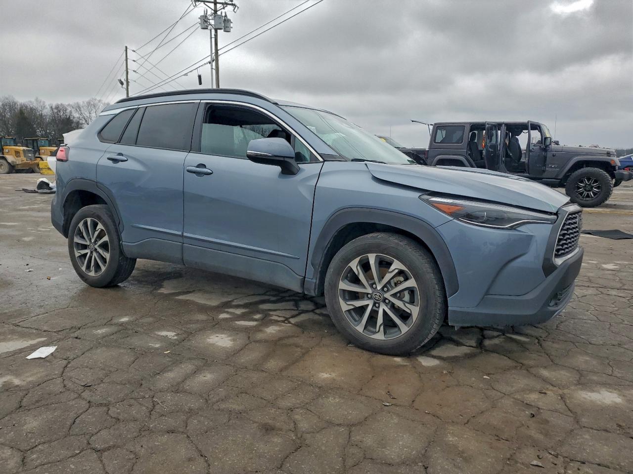 TOYOTA COROLLA CROSS XLE