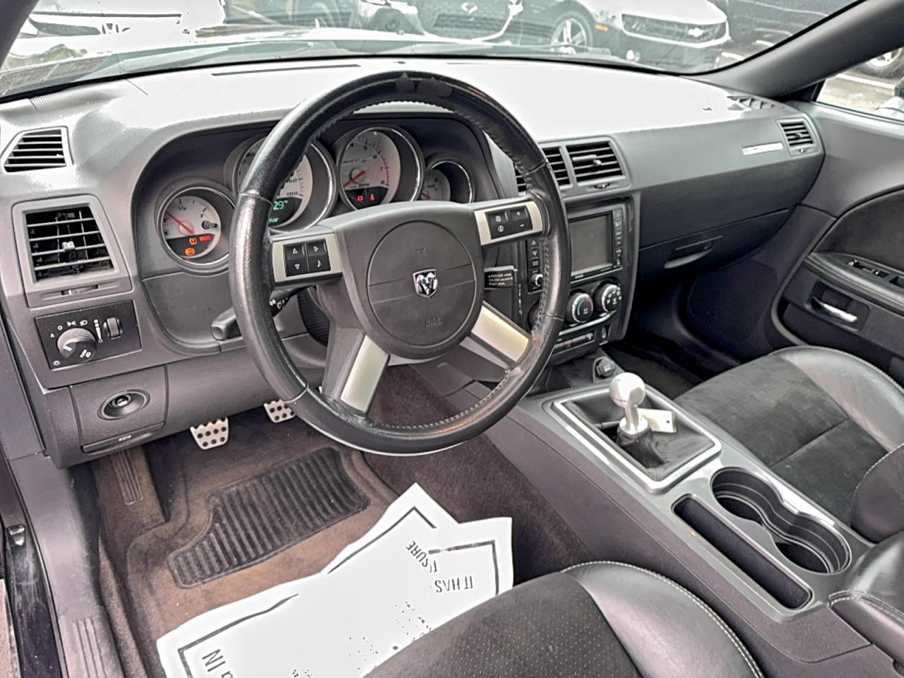 DODGE CHALLENGER SRT-8