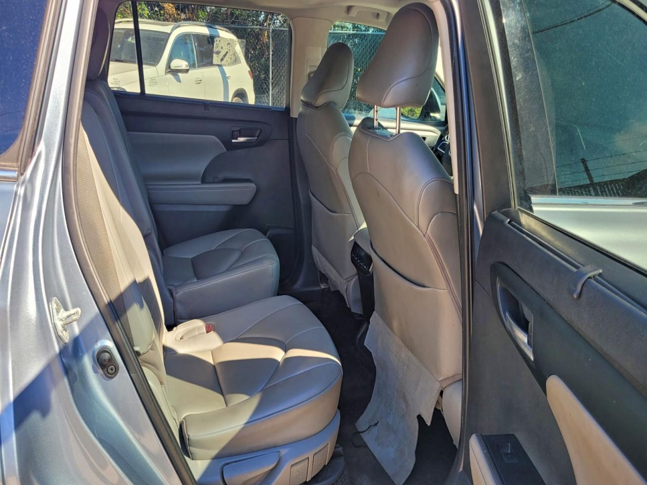 TOYOTA HIGHLANDER HYBRID XLE