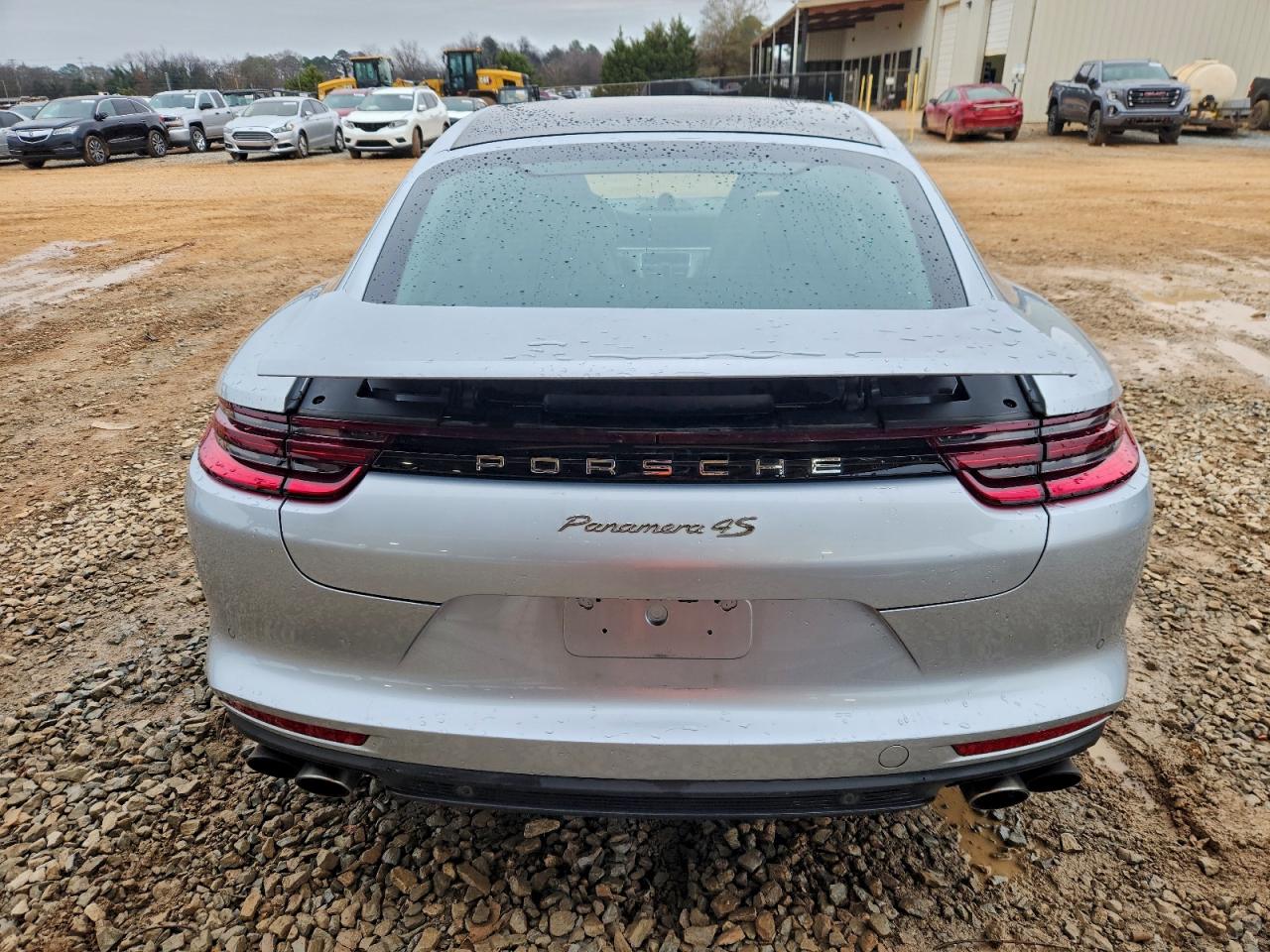 PORSCHE PANAMERA 4S