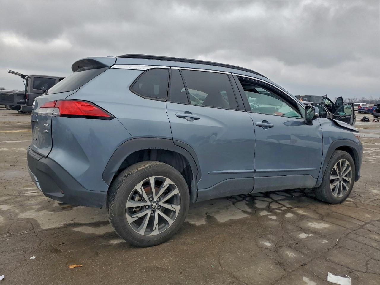 TOYOTA COROLLA CROSS XLE