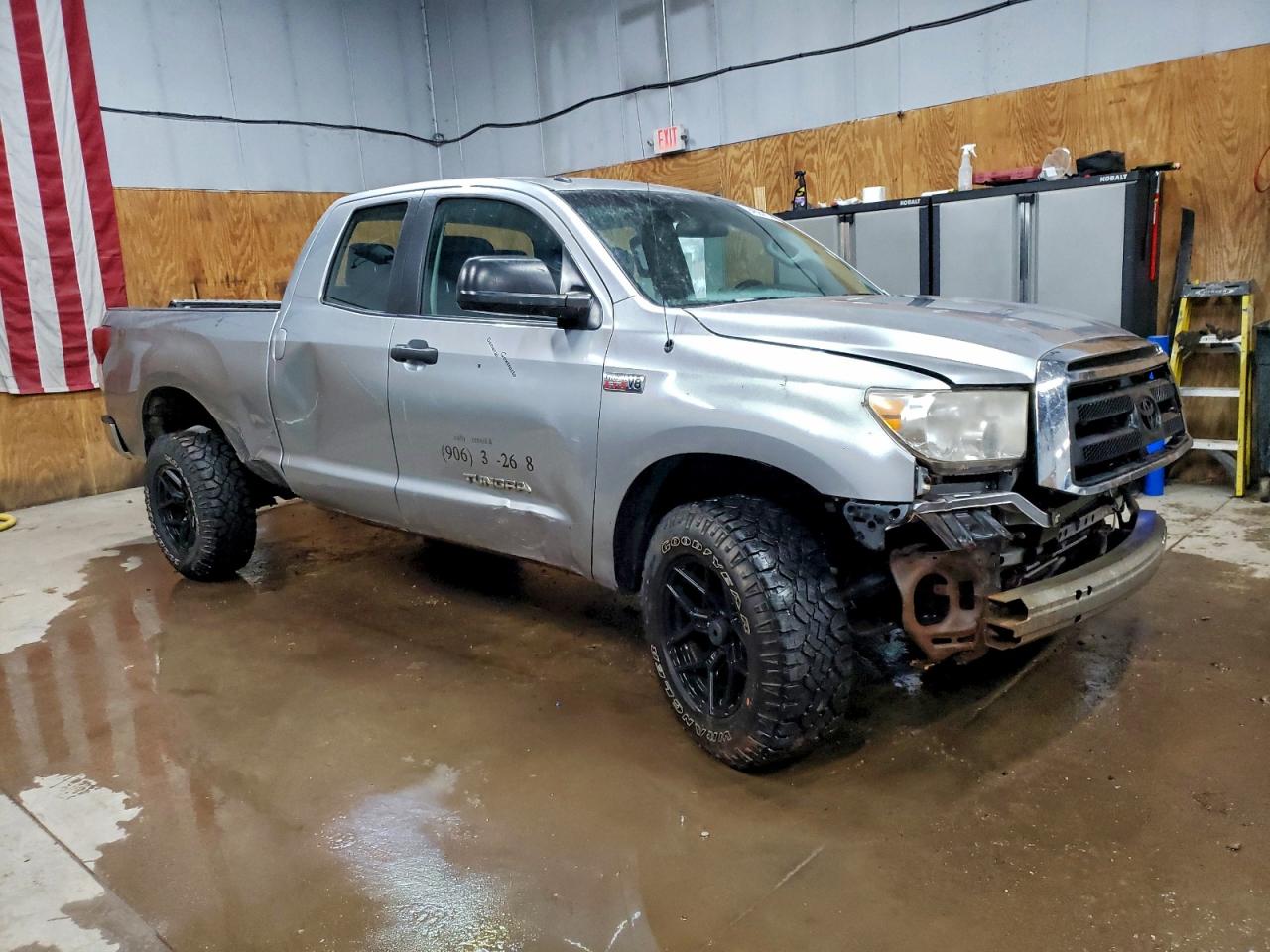 TOYOTA TUNDRA DOUBLE CAB SR5