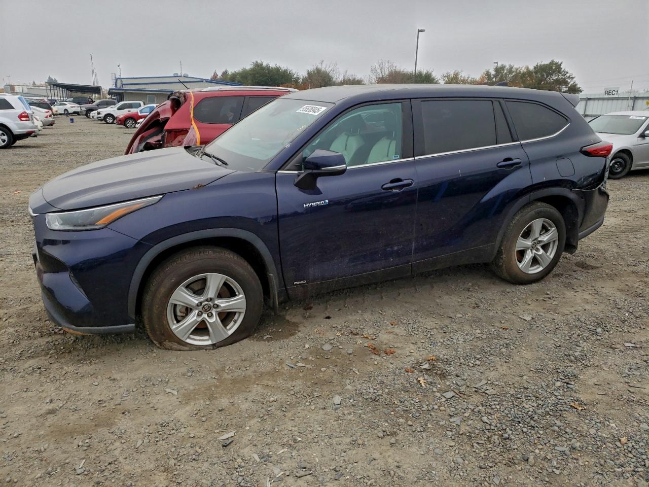 Lot #3318014521 2021 TOYOTA HIGHLANDER