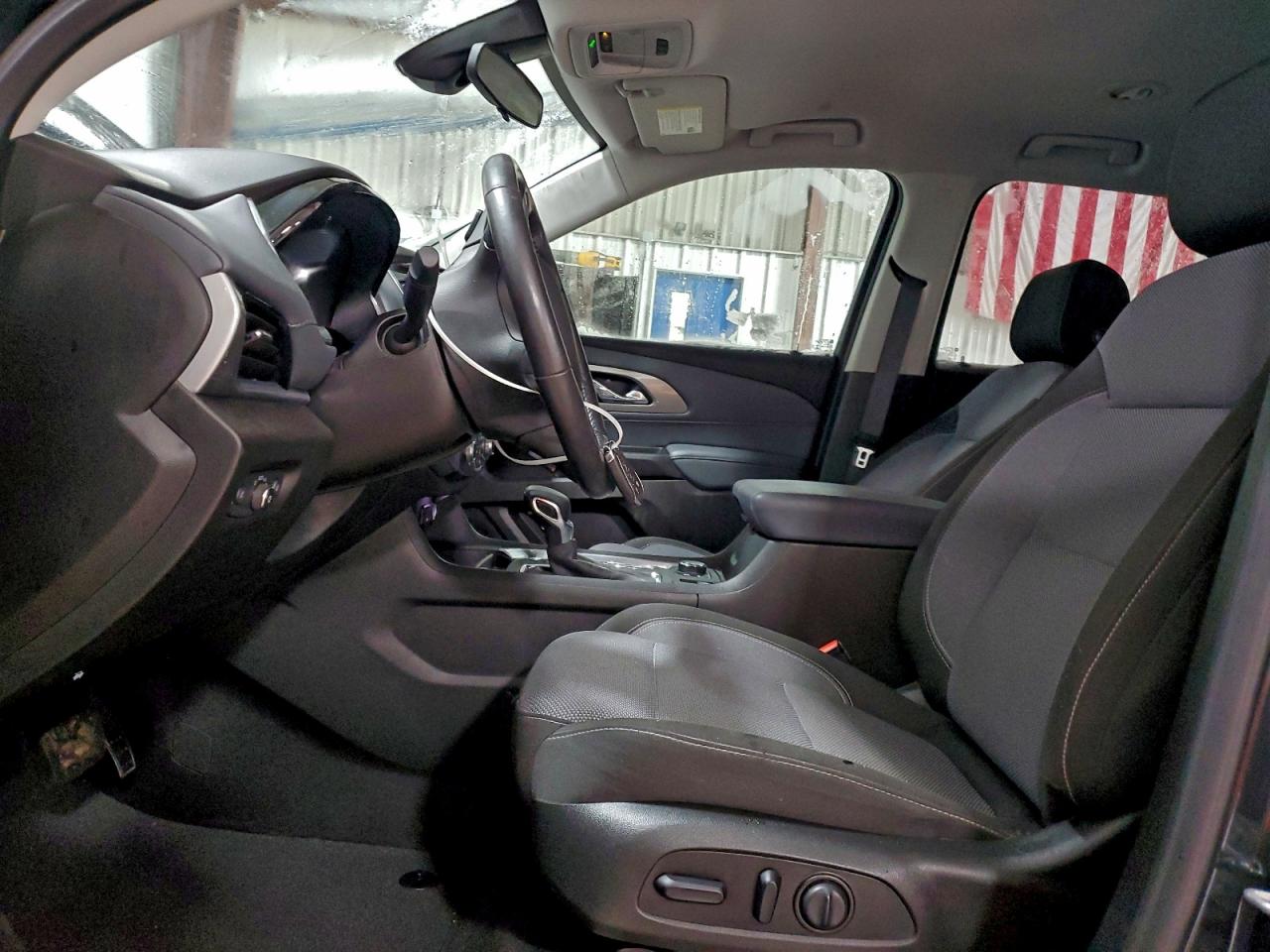 CHEVROLET TRAVERSE LT