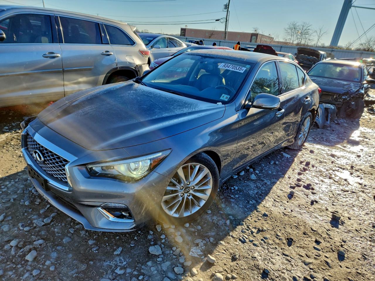 INFINITI Q50 LUXE