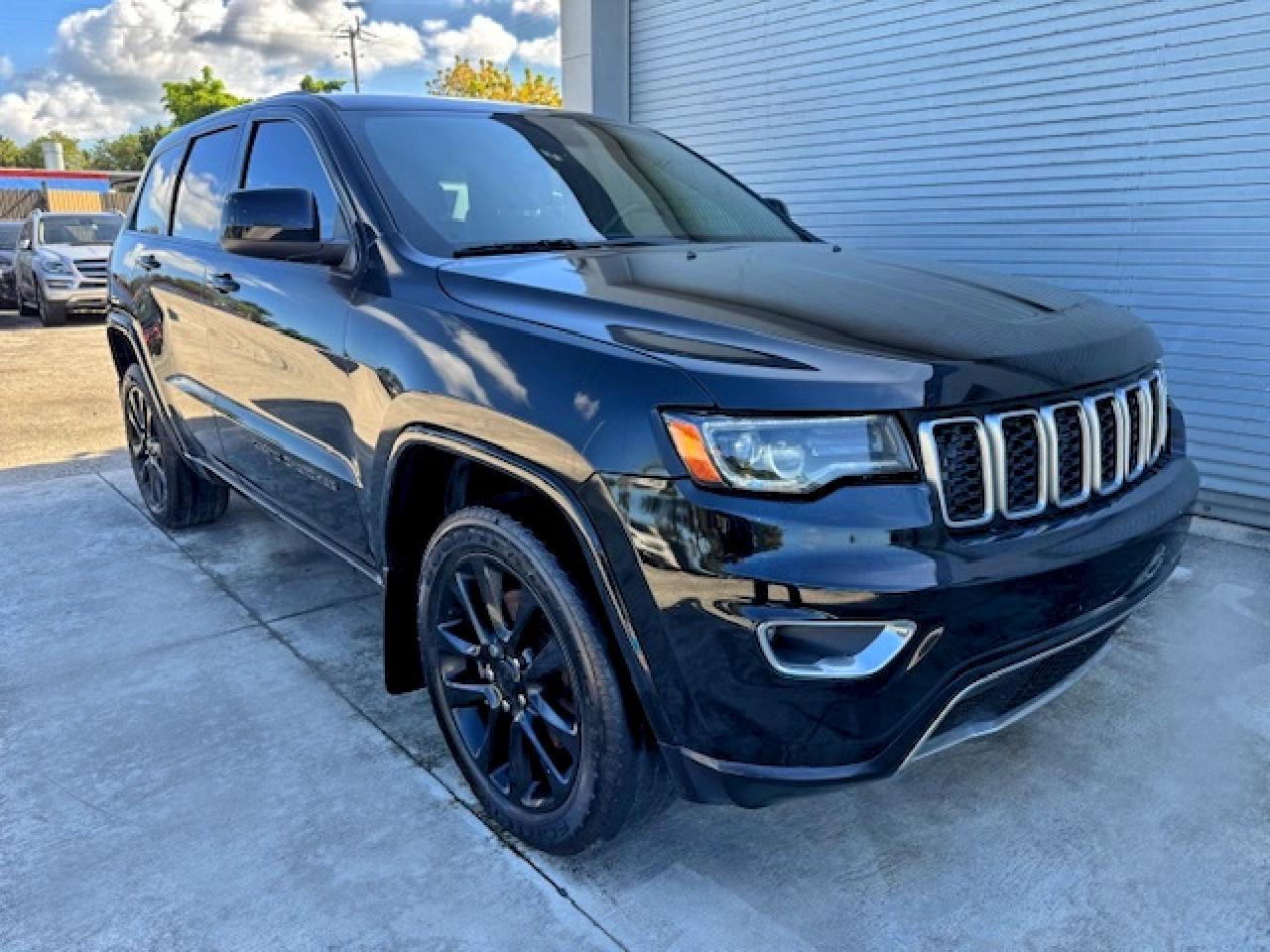 JEEP GRAND CHEROKEE LAREDO