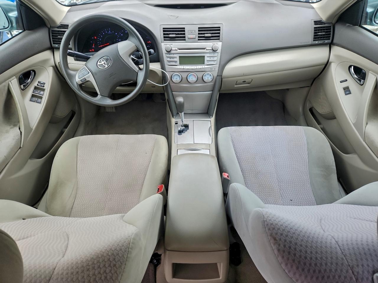 TOYOTA CAMRY BASE