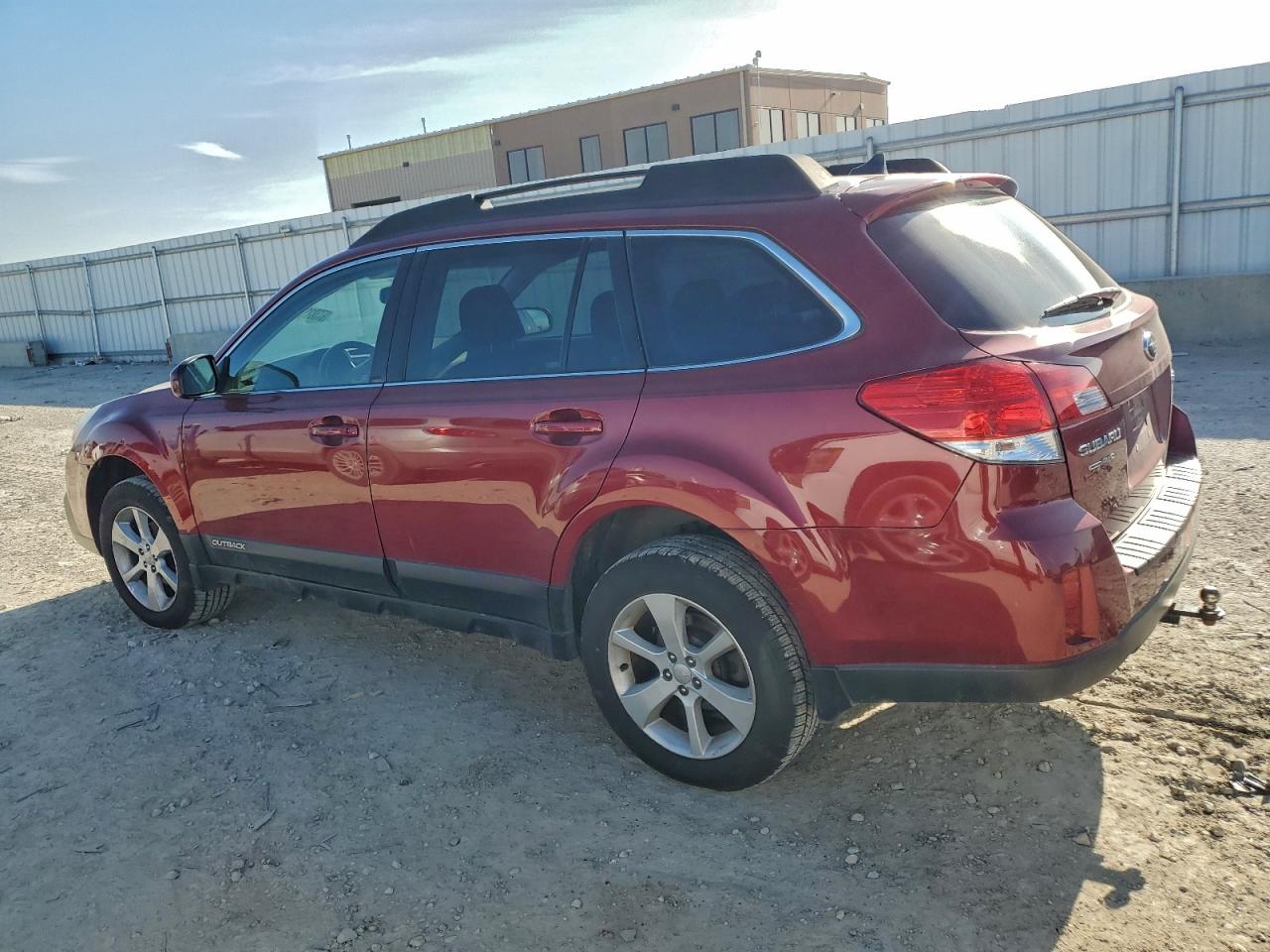 Lot #3317835206 2014 SUBARU OUTBACK 2.