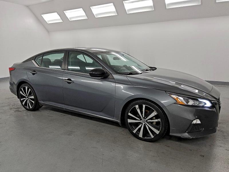 2021 NISSAN ALTIMA SR #3303893710