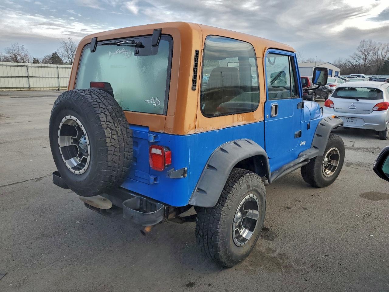 Lot #3305149017 1995 JEEP WRANGLER /