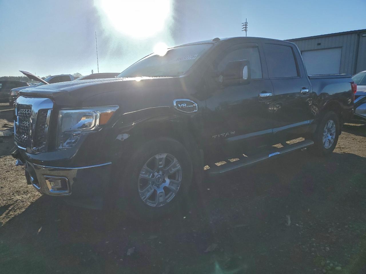 NISSAN TITAN SV