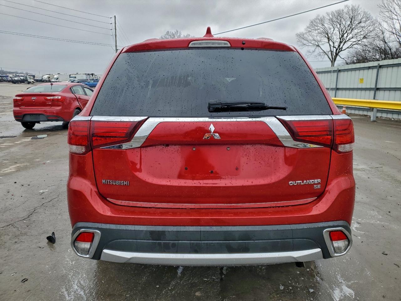 MITSUBISHI OUTLANDER SE