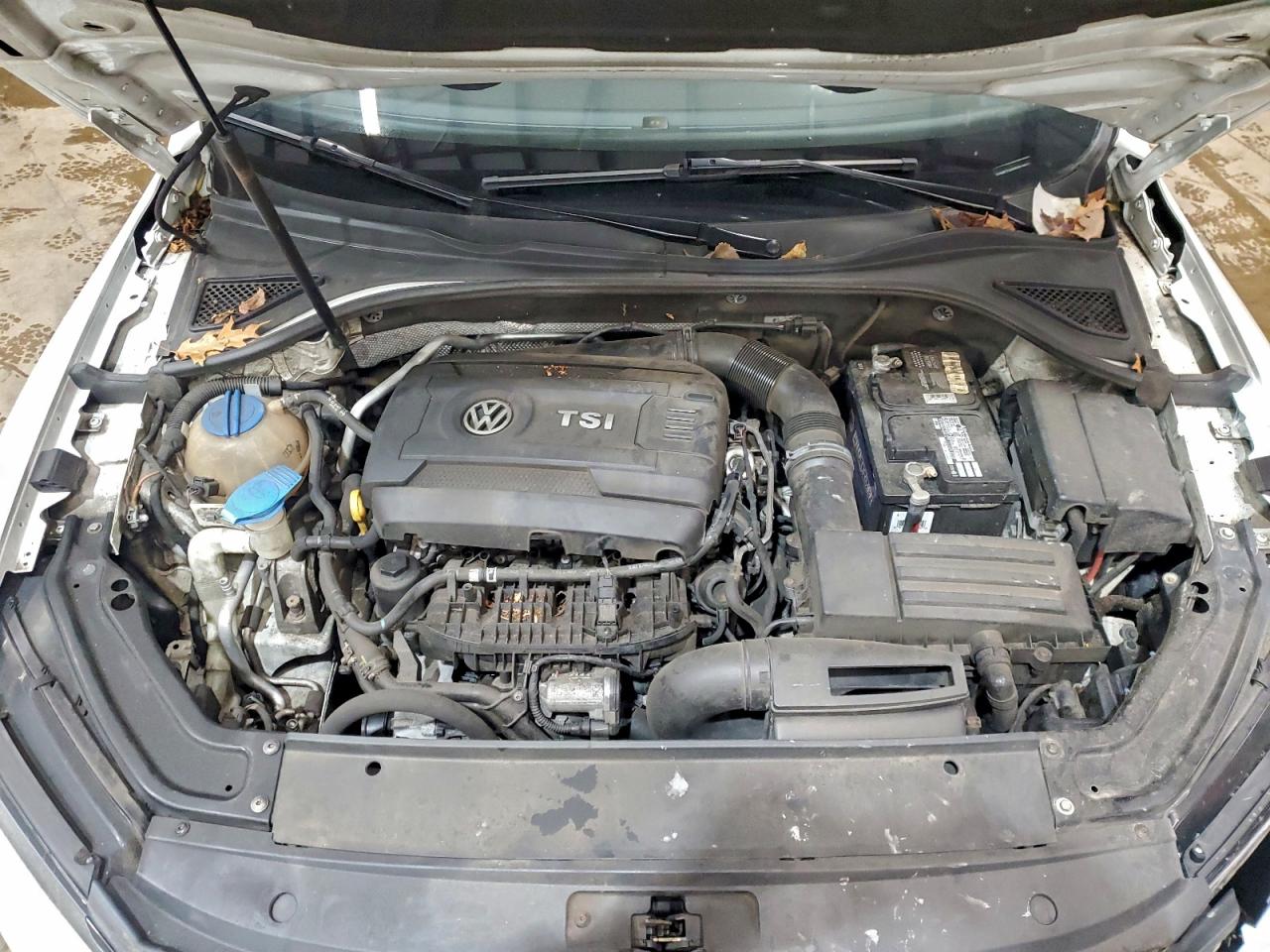 VOLKSWAGEN PASSAT SE