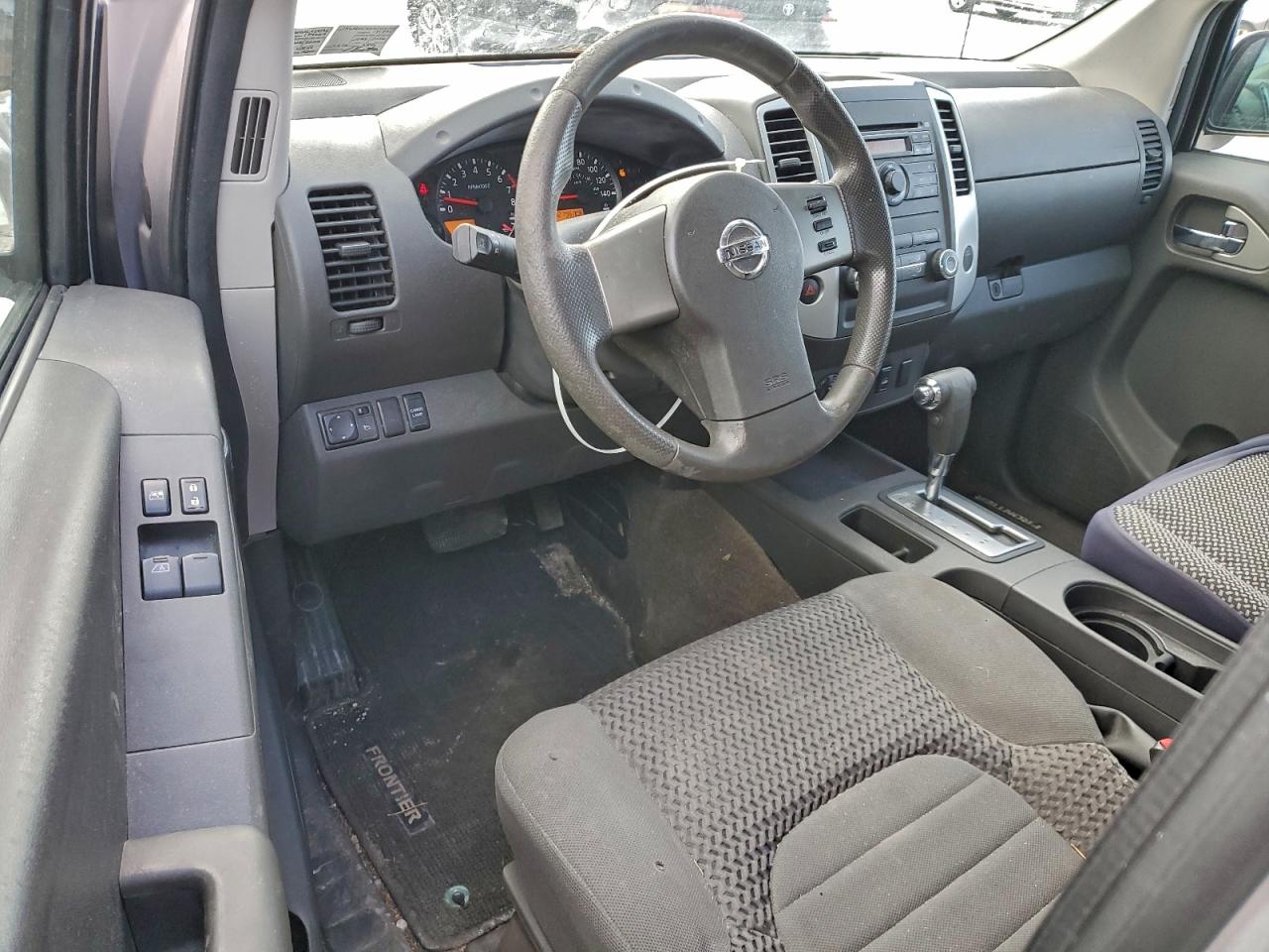 NISSAN FRONTIER KING CAB SE