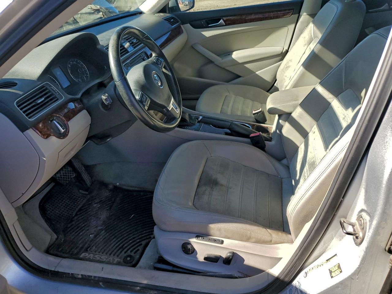 VOLKSWAGEN PASSAT SEL