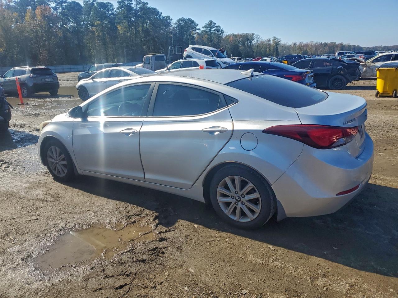 Lot #3316067245 2015 HYUNDAI ELANTRA SE
