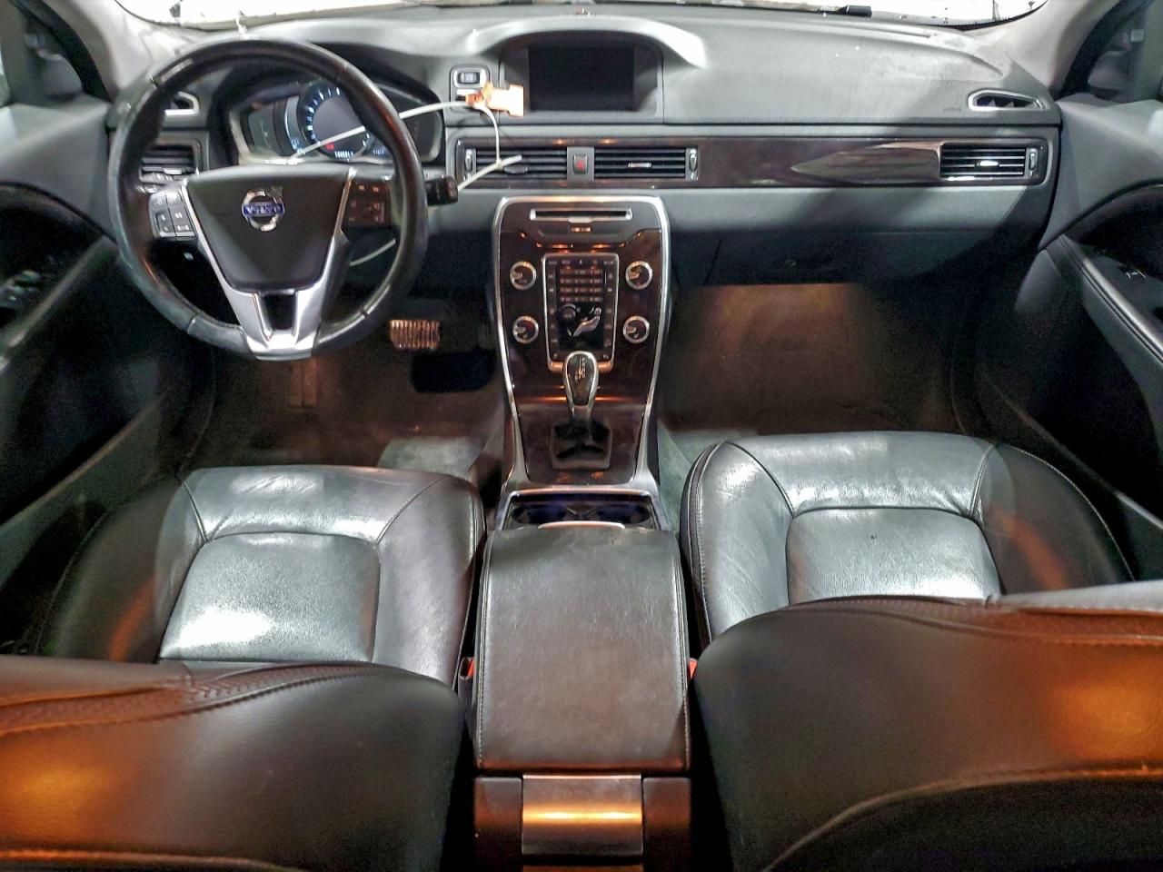 Lot #3317760112 2016 VOLVO XC70 T5 PL