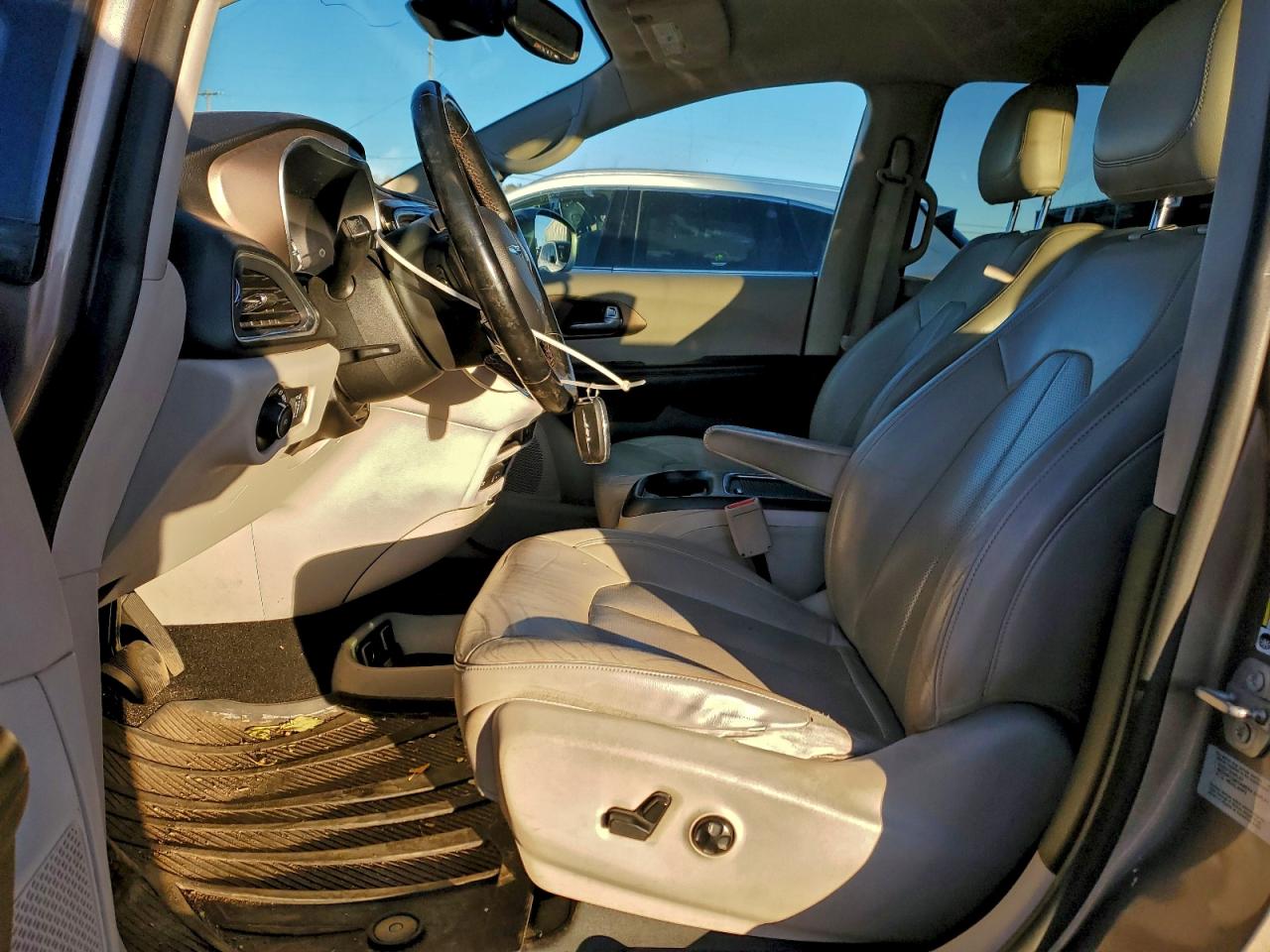 Lot #3319274711 2017 CHRYSLER PACIFICA T