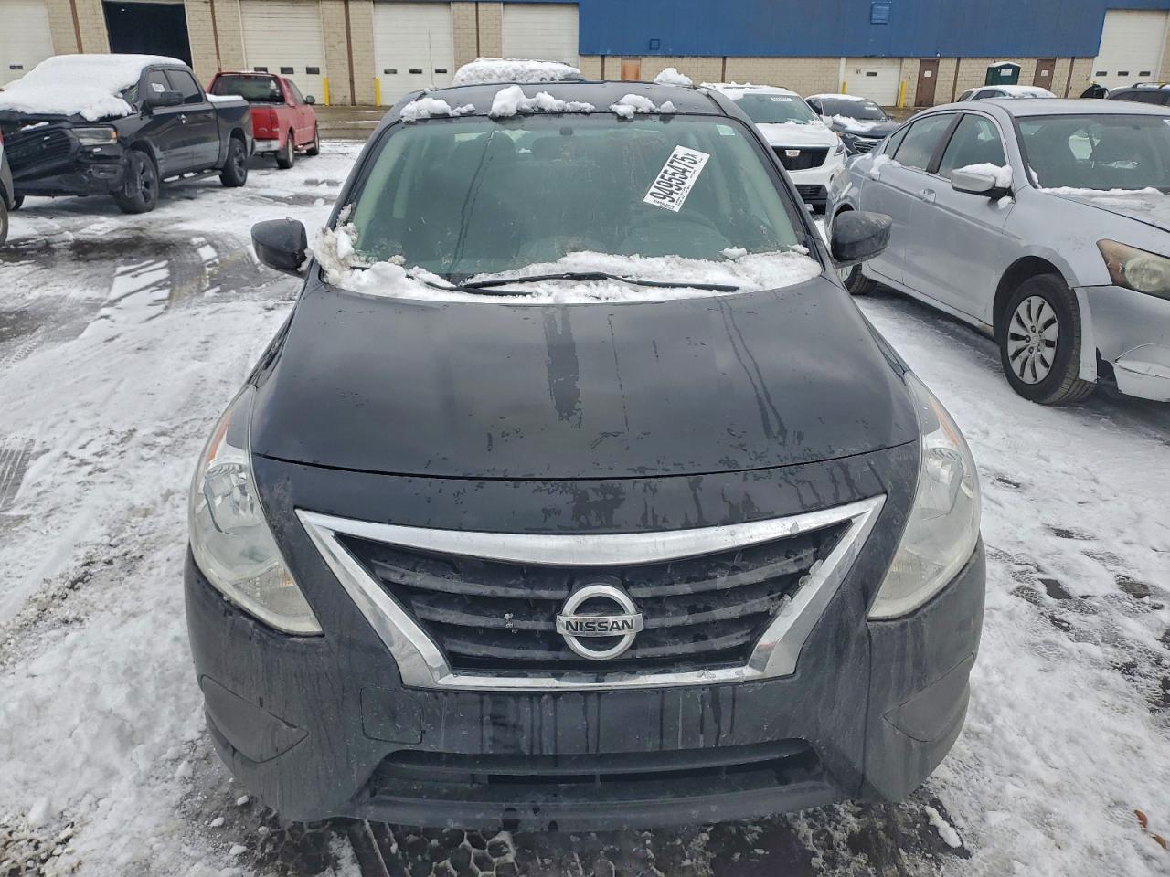 NISSAN VERSA S