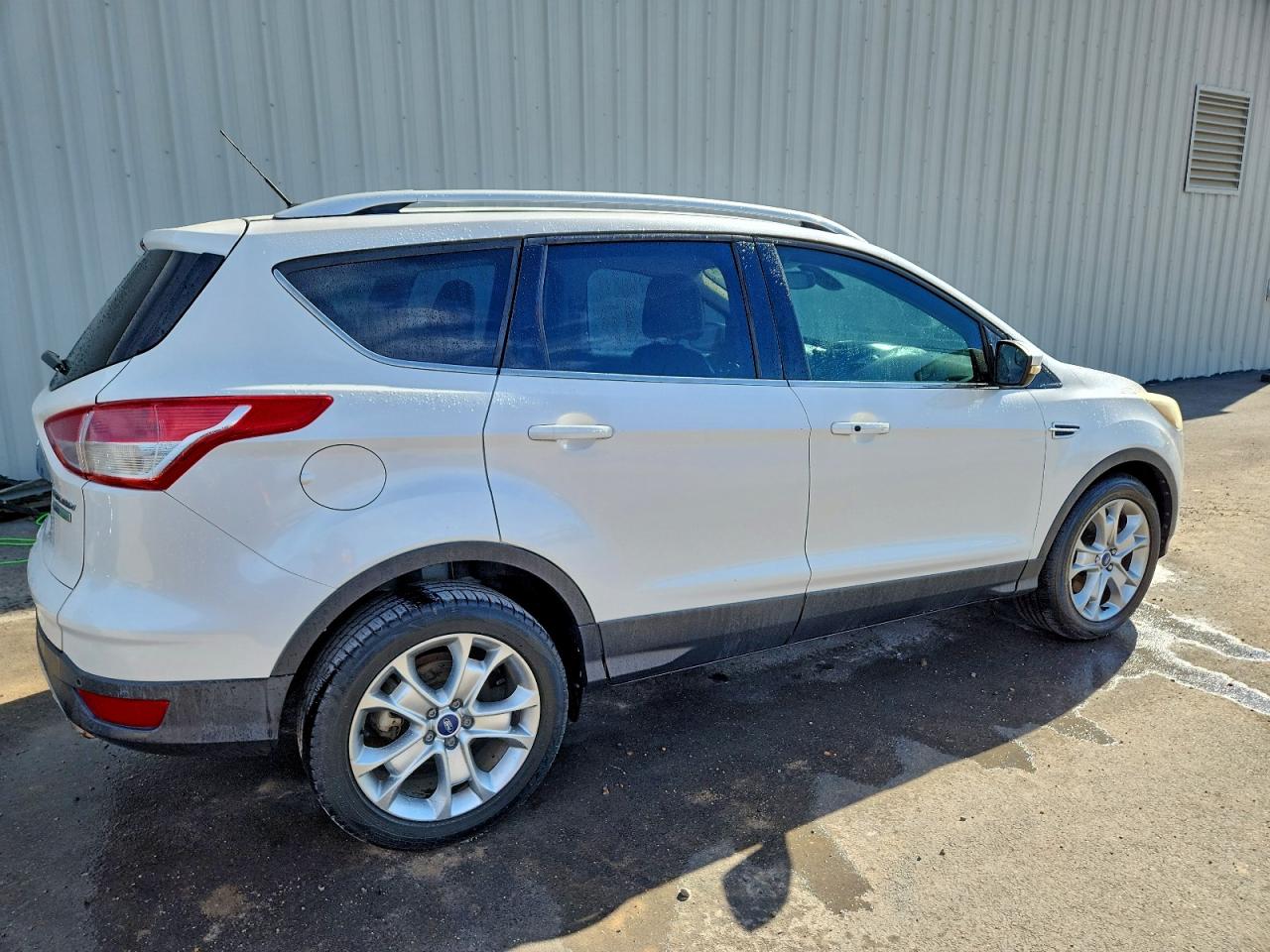 FORD ESCAPE TITANIUM