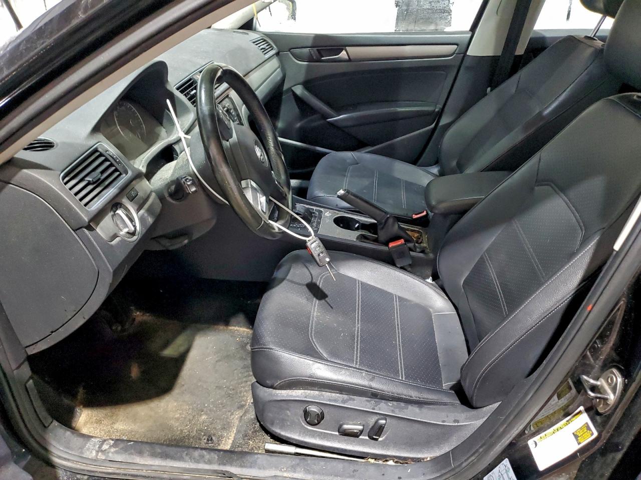 VOLKSWAGEN PASSAT SE