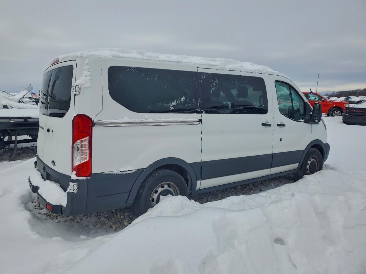 Lot #3315702722 2017 FORD TRANSIT T-