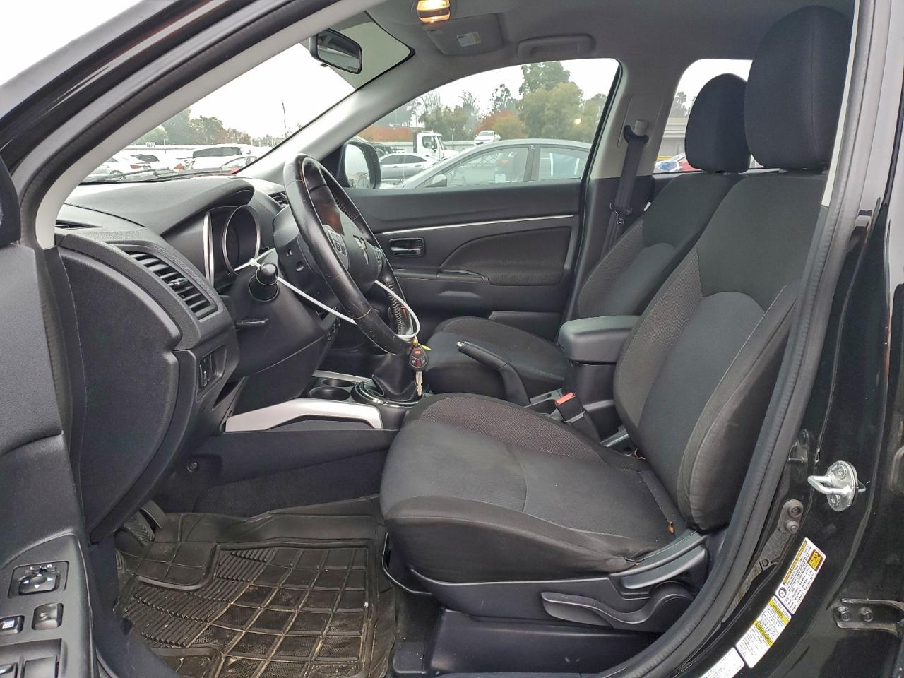 MITSUBISHI OUTLANDER ES