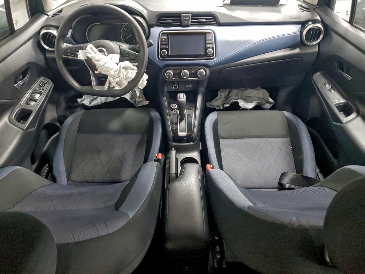 NISSAN VERSA SV