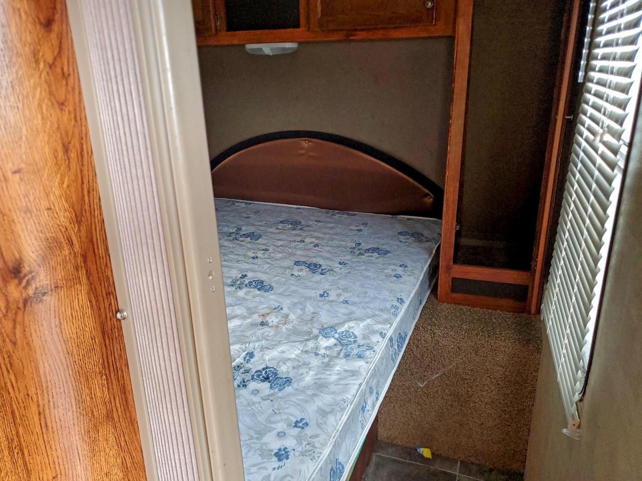 Lot #3316748401 2014 HORNET 28BHS