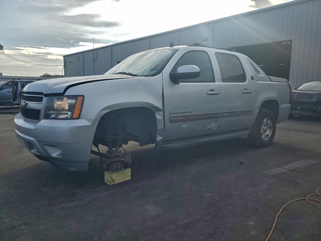 Lot #3311719221 2013 CHEVROLET AVALANCHE