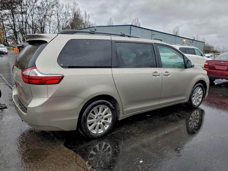 2015 TOYOTA SIENNA XLE #3310304976