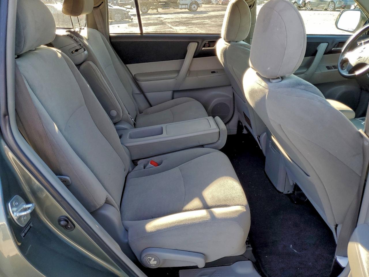 TOYOTA HIGHLANDER BASE