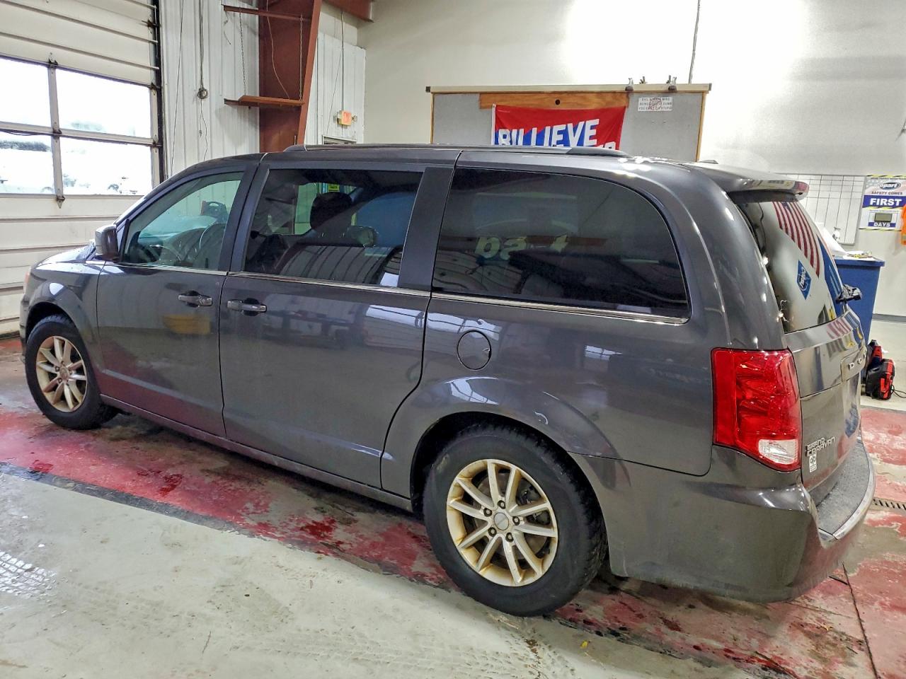 Lot #3318993381 2019 DODGE GRAND CARA