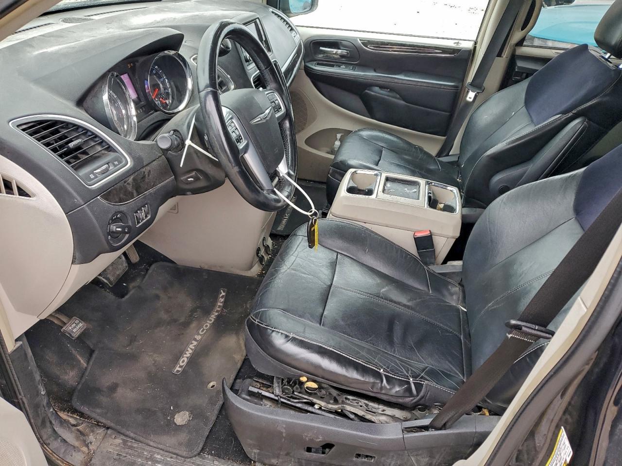 CHRYSLER TOWN & COUNTRY LIMITED