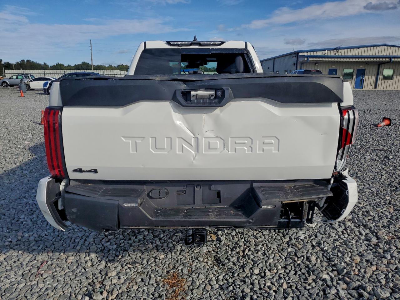 TOYOTA TUNDRA DOUBLE CAB SR