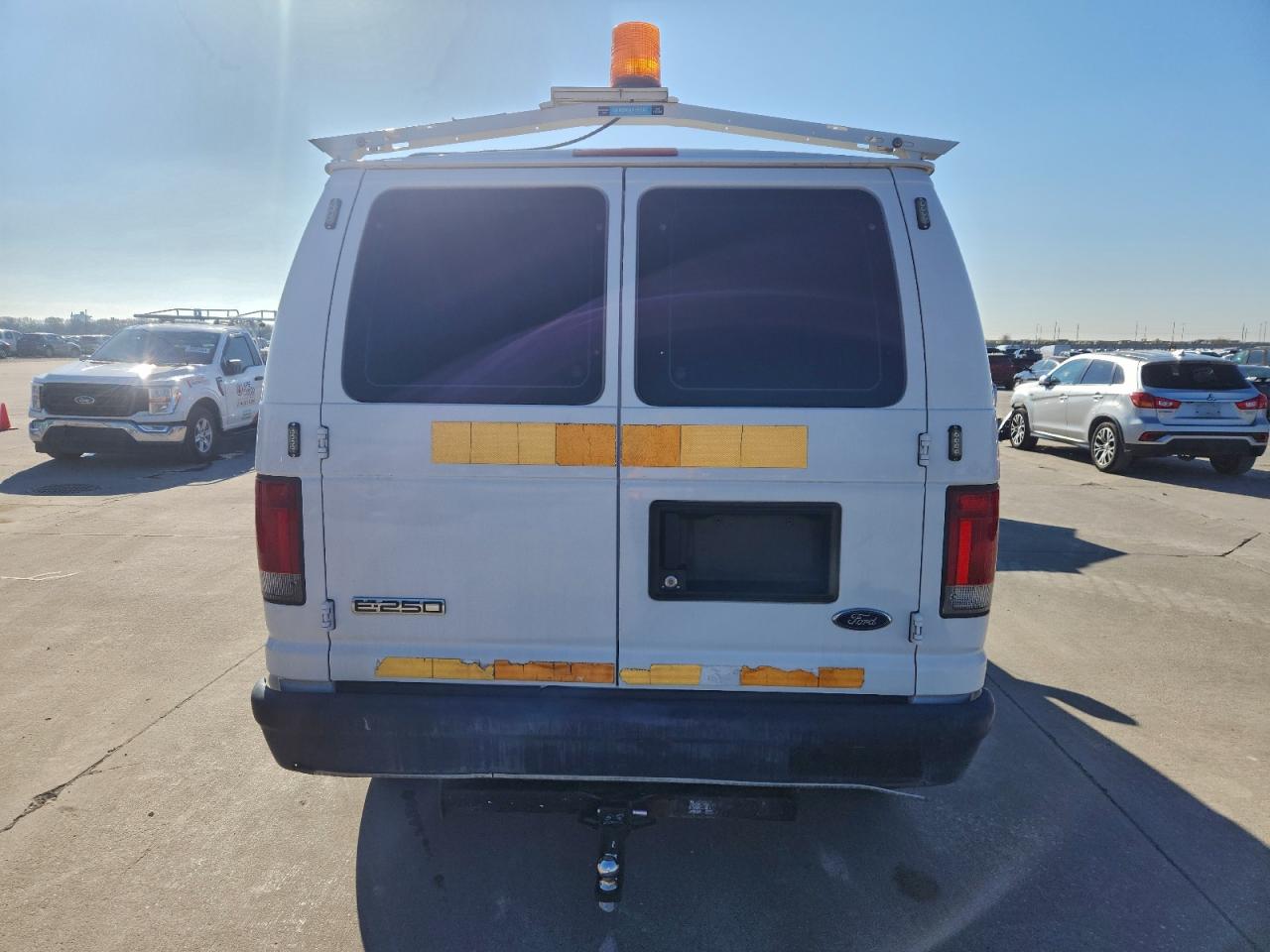 FORD ECONOLINE E250 VAN