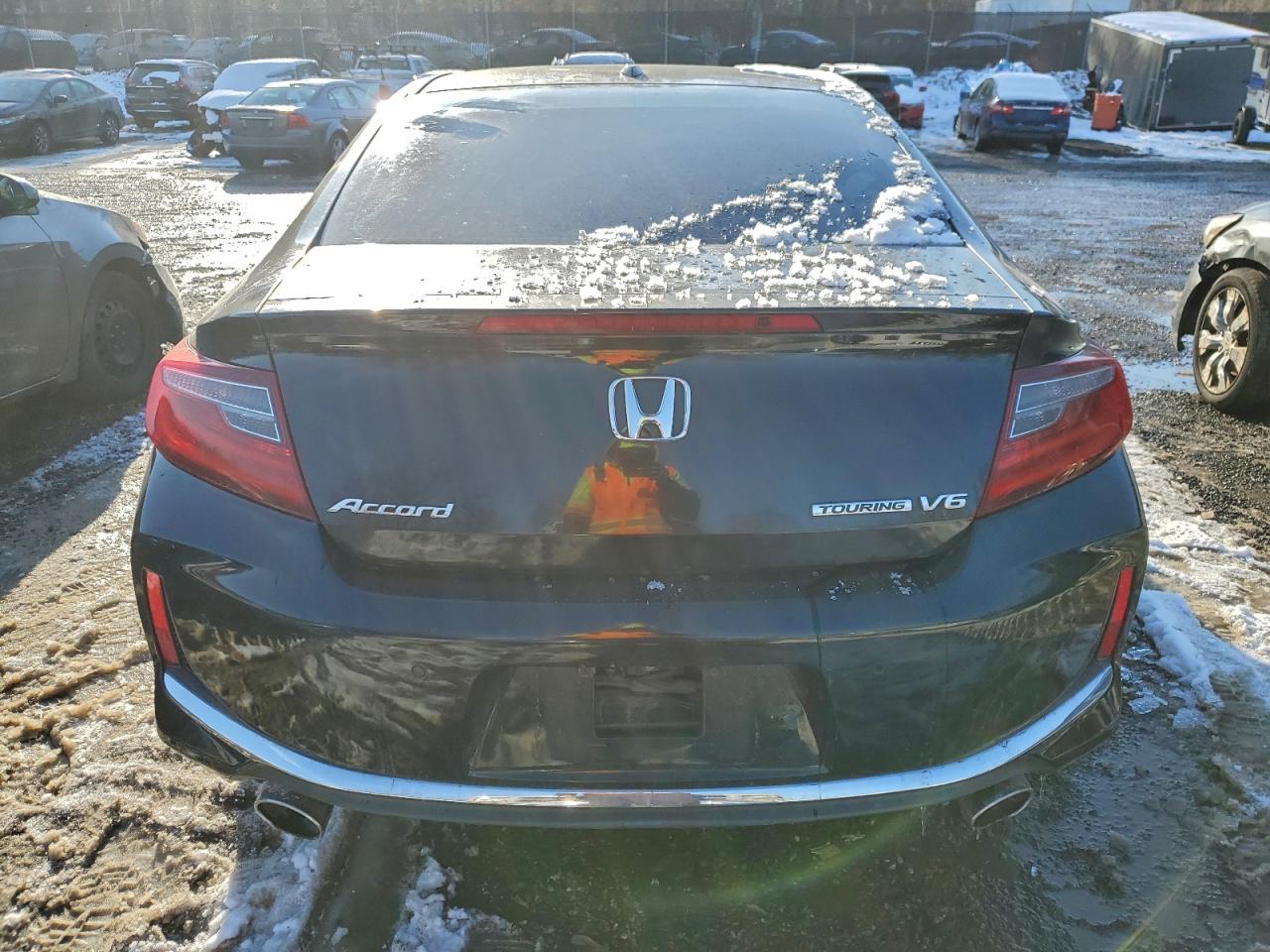 Lot #3317170129 2017 HONDA ACCORD TOU