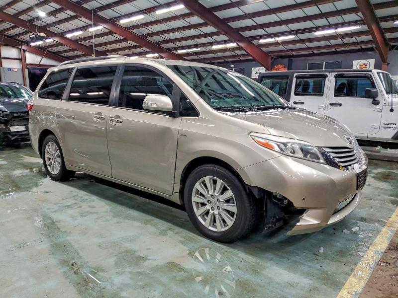 2017 TOYOTA SIENNA XLE #3304002644