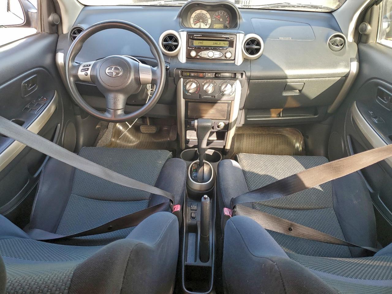 Lot #3302929641 2006 TOYOTA SCION XA