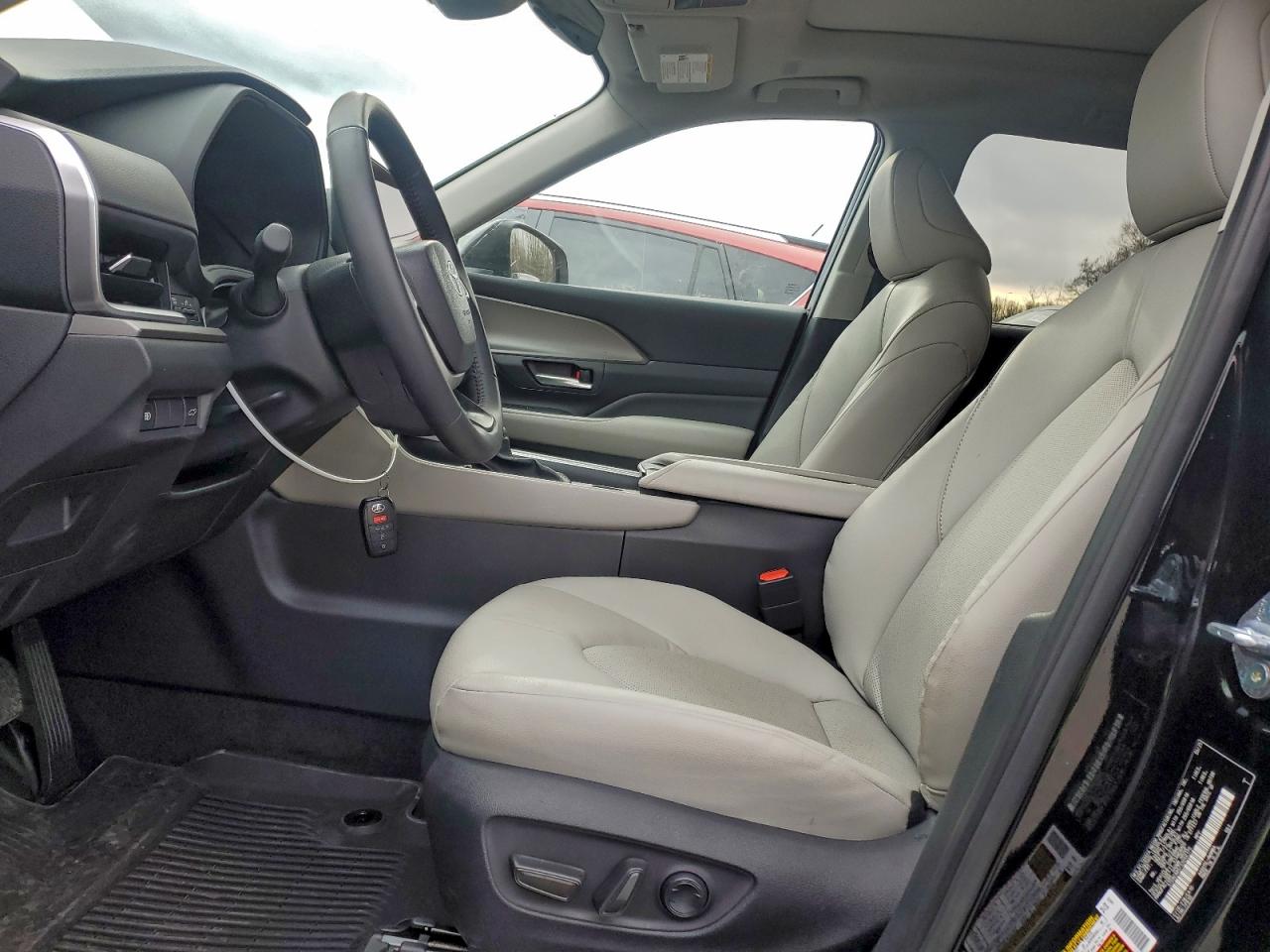 TOYOTA HIGHLANDER LE