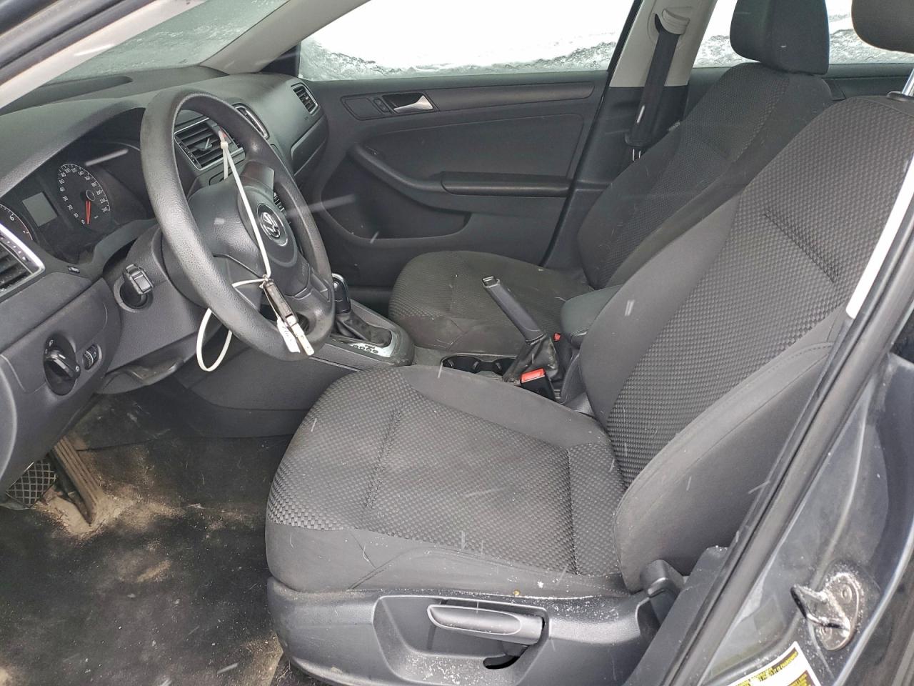 VOLKSWAGEN JETTA BASE